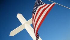 У США за останні 30 років кількість віруючих та тих, хто молиться Богу, зменшилася у 5 разів – соцопитування