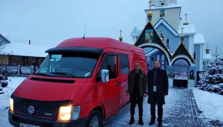 Община УПЦ в честь Николая Чудотворца в селе Пульмо отправила гумпомощь в Изюм и Херсон. Фото: єпархія.укр