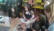На Буковине для школьников провели мастер-класс по росписи пасхальных яиц (ФОТО)