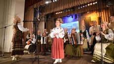 На гонорары запорожского ансамбля УПЦ закупит лекарства для онкобольных детей