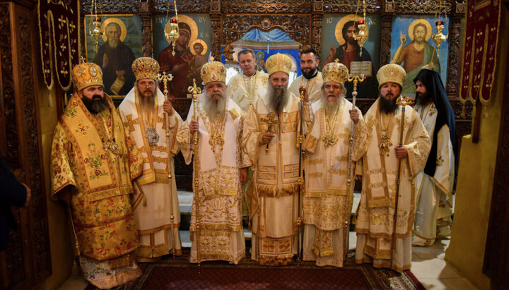 Сербский Патриарх и Архиепископ Охридский с сослужащими архиереями и духовенством. Фото: religija.mk
