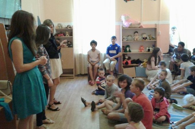 Ужгородская молодёжка УПЦ устроила детдомовцам маленький праздник (ФОТО)