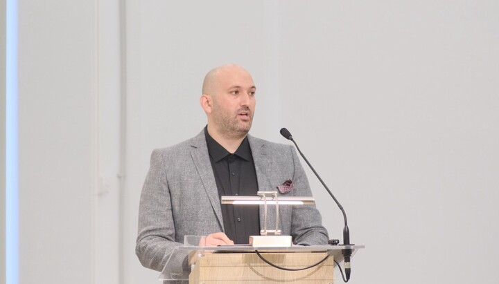 Řecký teolog o PCU: „Tomos nečiní z laiků biskupy“
