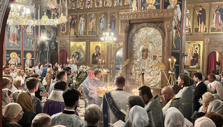 Zdrojhttps://monaster-suprasl.pl/post/791620910294679552/święto-supraskiej-ikony-bogurodzicy