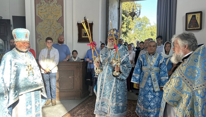 Arcibiskup Michal v obci Hostín u Vojkovic. Zdroj: FB PPE