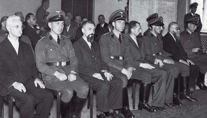 Stanný soud s pravoslavnými duchovními v době heydrichiády. Zdroj:pravoslavi-prerov.hys.cz