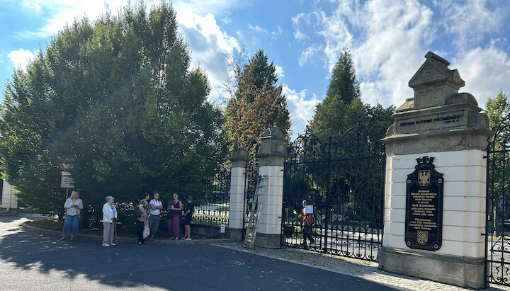 Uzavřený hřbitov v Olomouci-Neředíně. Zdroj: ČT24
