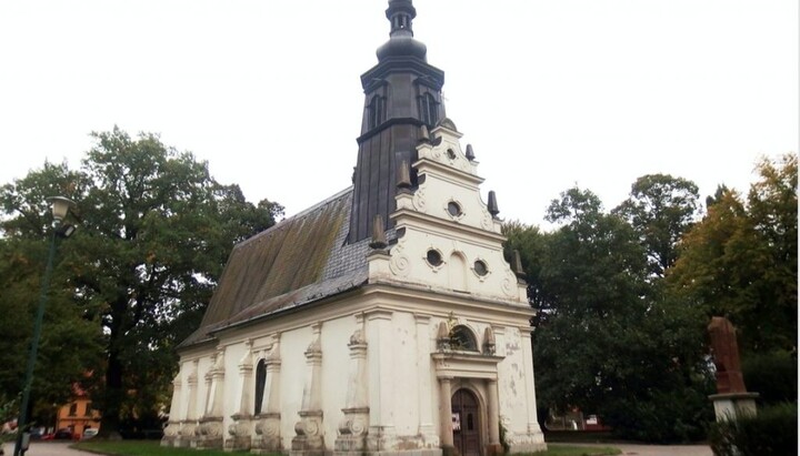 Kostel svatého Ducha ve Smetanových sadech. Zdroj:Křestandnes.cz