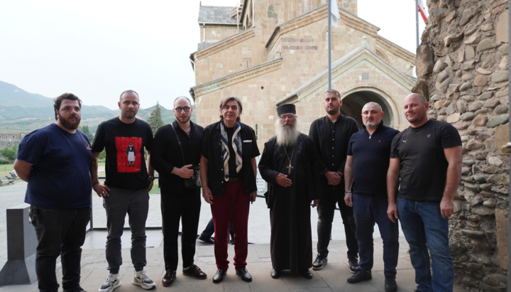  Protopresbyter David Džikariani s týmem „SPN“ ve Svetichoveli. Foto: SPN