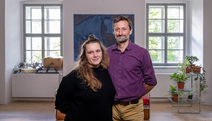 Manželé Anna a Adam Smékalovi ve zrekonstruované barokní faře Hoprich, 16. září 2025, Martínkovice, Náchodsko. ČTK IB/Taneček David