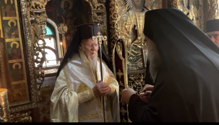 Patriarcha Bartoloměj na hoře Athos. Zdroj: OrthodoxTimes.com