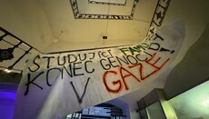 Rektorka AMU: Vyvěšení palestinských vlajek na FAMU bylo nevhodné