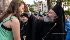 Násilí na dětech je ranou pro celé lidstvo, připomněl arcibiskup Makarios