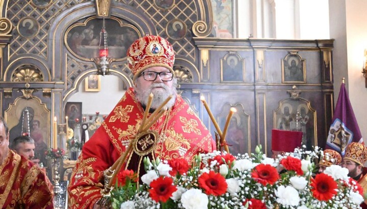 Vladyka Michal během bohoslužby. Zdroj: FB PPE