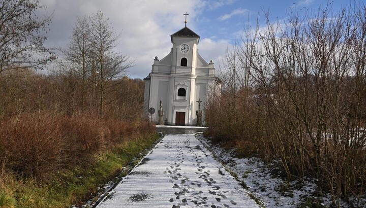 Průmyslový park má vzniknout zhruba kilometr od slavného Šikmého kostela | Foto: Jaroslav Ožana | Zdroj: ČTK