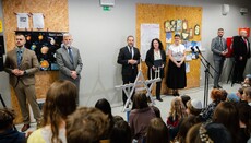 Prezident Pavel navštívil židovskou školu a vymezil se proti antisemitismu