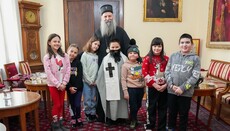 Srbský patriarcha přijal školáky z Novi Kozarci