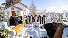 V rumunském monastýru byly vyzdviženy ostatky nové svaté