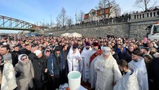 Na břehu Vltavy se zítra uskuteční obřad velkého svěcení vody