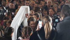 Patriarcha Porfirije obdaroval tisíce žáků při svátku svatého Sávy