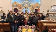 Vladyka Juraj slávil liturgiu s rómskou komunitou v Markovciach