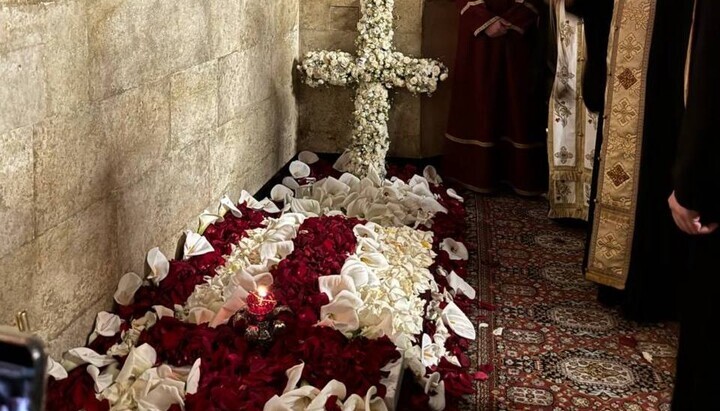 U hrobu patriarchy Eliáše II. budou po dobu 40 dnů slouženy panychidy