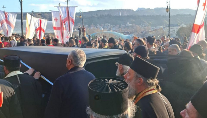 Živě: Smuteční průvod patriarchy Eliáše II.