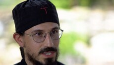 Mnich proměnil svůj pád v službu vězňům