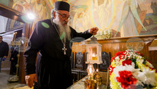 Bulharská církev dnes rozděluje Blahodatný oheň ze Sofie