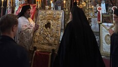 Na Athosu se konalo slavnostní procesí s ikonou Axion Estin