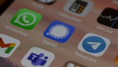 Macron tlačí na EU: Zákaz sociálních sítí pro děti pod 15 let