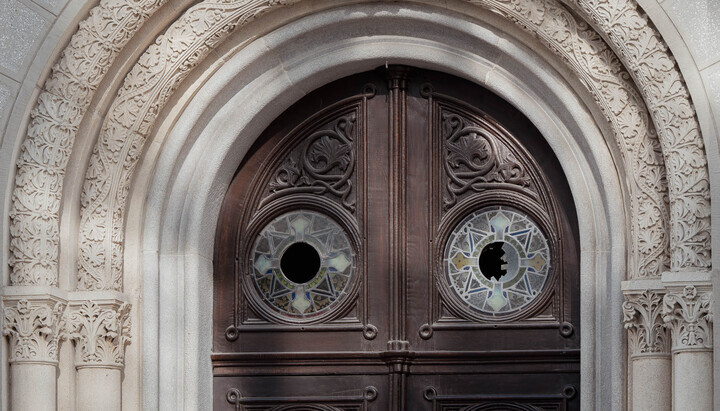 V Záhřebu neznámí pachatelé napadli chrám Srbské pravoslavné církve