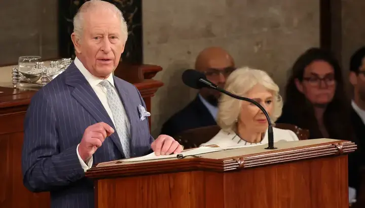 Král Anglie: Křesťanská víra je spolehlivou kotvou a orientací pro společnost