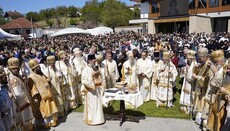 Patriarcha Porfirij vysvětil pamětní centrum sv. Nikolaja Velimiroviće