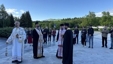 Vladyka Juraj slúžil na Dargove zádušnú bohoslužbu za obete vojny