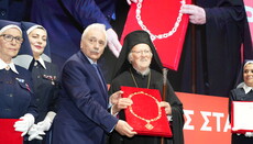 Patriarcha Bartoloměj převzal Zlatý kříž Řeckého červeného kříže