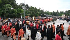 Sedm hierarchů v čele: Tripolis zažil velkolepé procesí