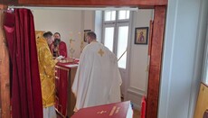 Vladyka Juraj slúžil liturgiu v jedinečnom švédskom kolégiu
