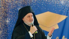 Arcibiskup Elpidoforos promluvil k absolventům školy sv. Demetria