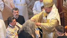 Arcibiskup Juraj vykonal chirotesiu na čteca pri liturgii v Košiciach