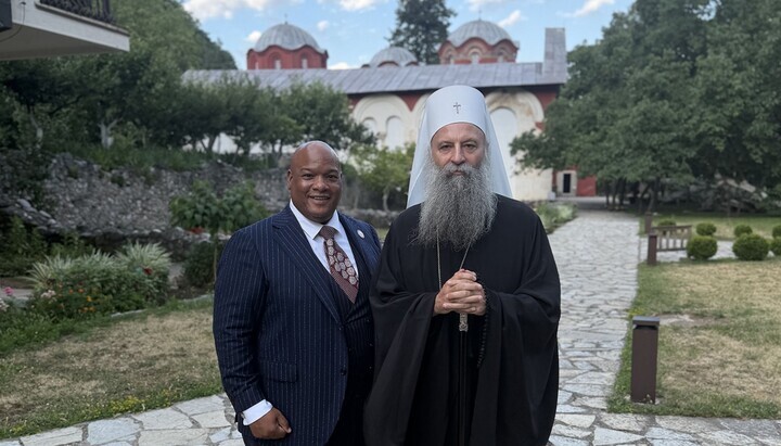Trumpův pastor žádá pro patriarchu Porfirije volný vstup do Kosova