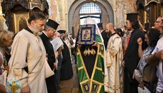 Stovky věřících v Sofii uctily myrotočivou havajskou ikonu Bohorodice