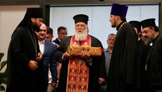 Metropolita Korfský Nektarios přivezl ostatky sv. Spiridona do Ruska