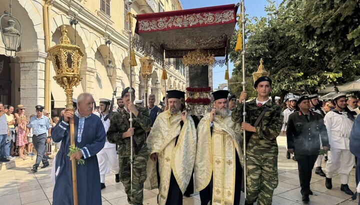 Na Korfu se konal průvod na památku zázraku sv. Spiridona Trimyfuntského