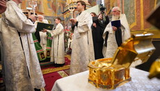 Ruská církev spojuje ostatky svatých s válkou na Ukrajině