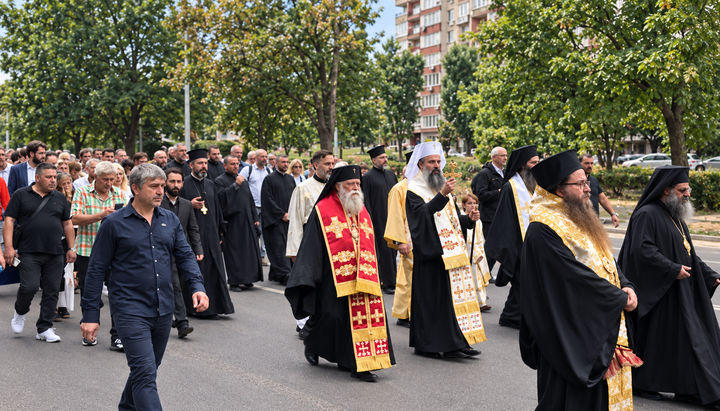 V Sofii patriarcha Daniel vedl procesí s částicí Kristova kříže