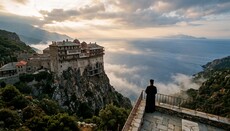 Athoská závěť: proč ženy nesmí na Athos a co to vlastně znamená