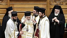Arcibiskup Jeroným sloužil svěcení vody při zahájení zasedání parlamentu