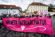 „Moje tělo, moje volba.“ Pochod aktivistů za ženská a queer práva v Praze фото 2