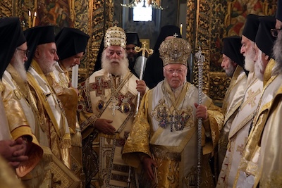 Proč alexandrijský patriarcha nosí tiáru jako římský papež? фото 1